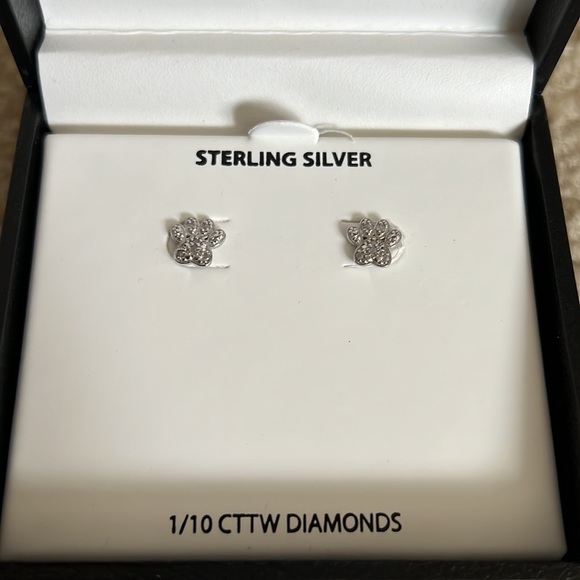 ⚪️Sterling Silver and diamond dog paws earrings - Picture 2 of 2